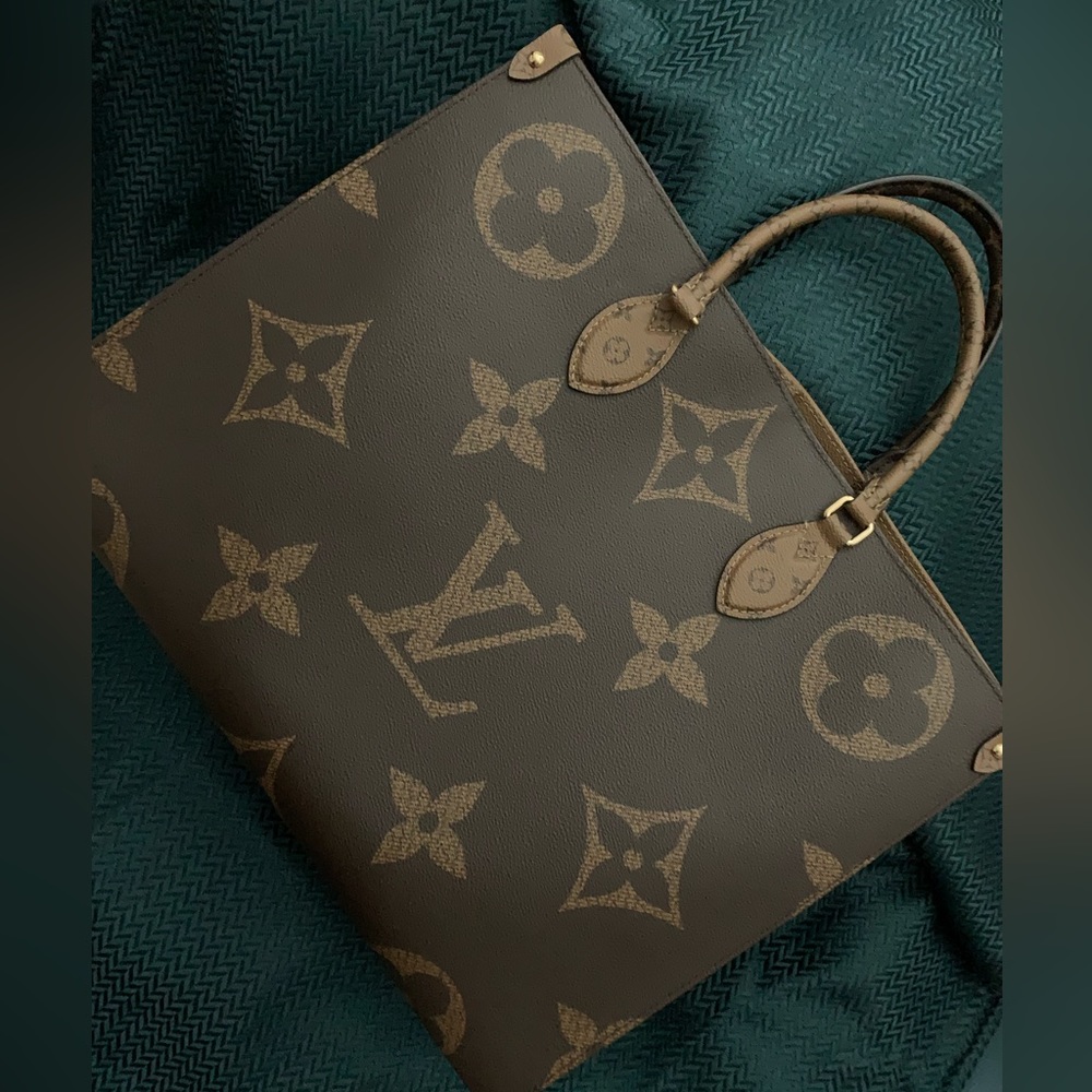 Louis Vuitton OnTheGo Tote